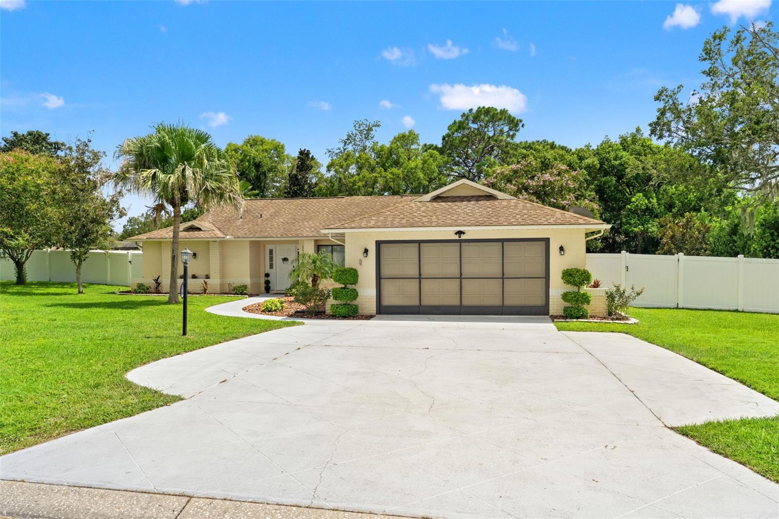 Photo of 11201 RAINBOW WOODS LOOP SPRING HILL FL 34609