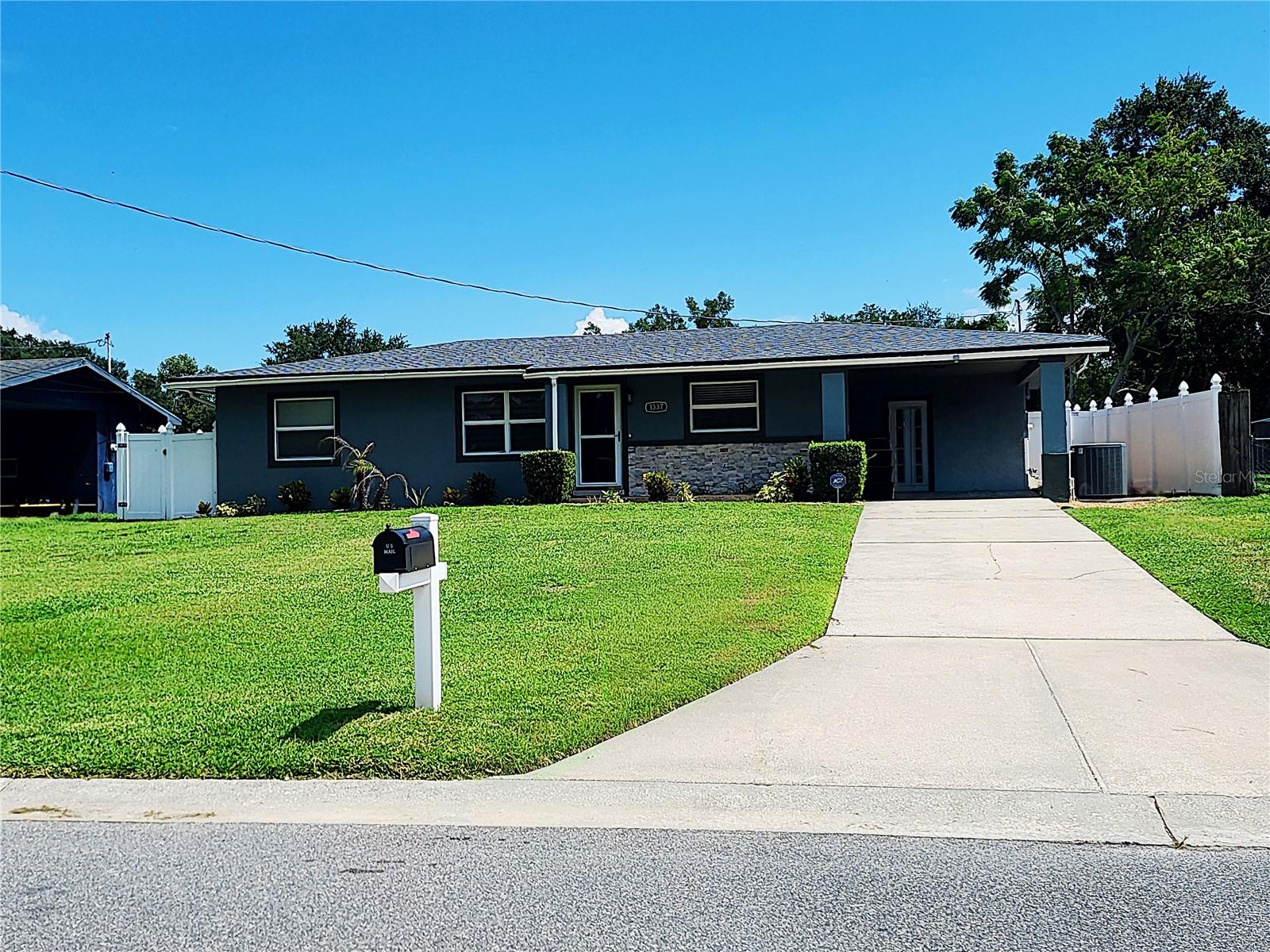 Photo of 1337 LEE COURT LEESBURG FL 34748