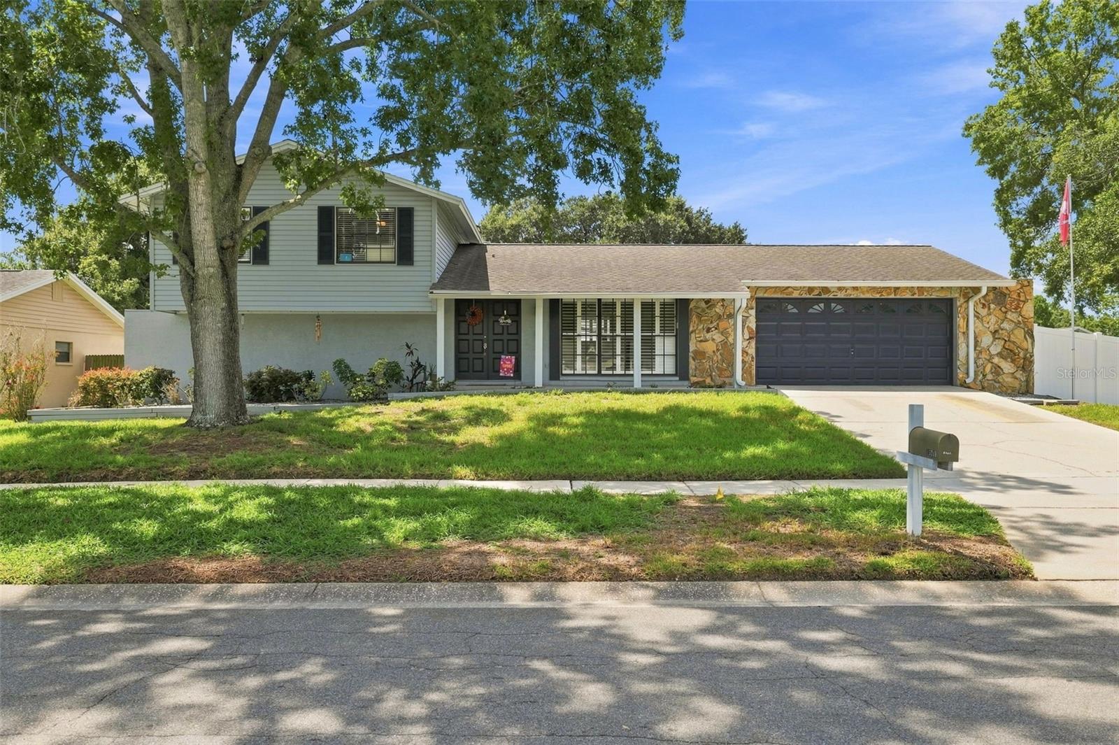 Photo of 15868 COUNTRY LAKE DRIVE TAMPA FL 33624