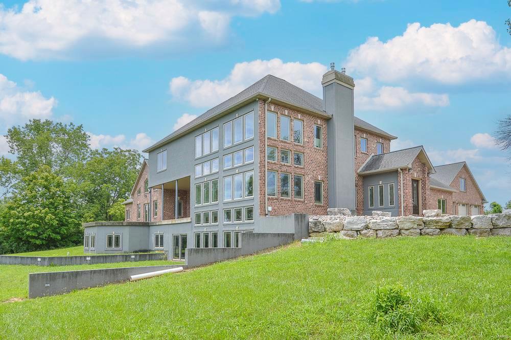 Photo of 725 S Veterans Drive Millstadt IL 62260