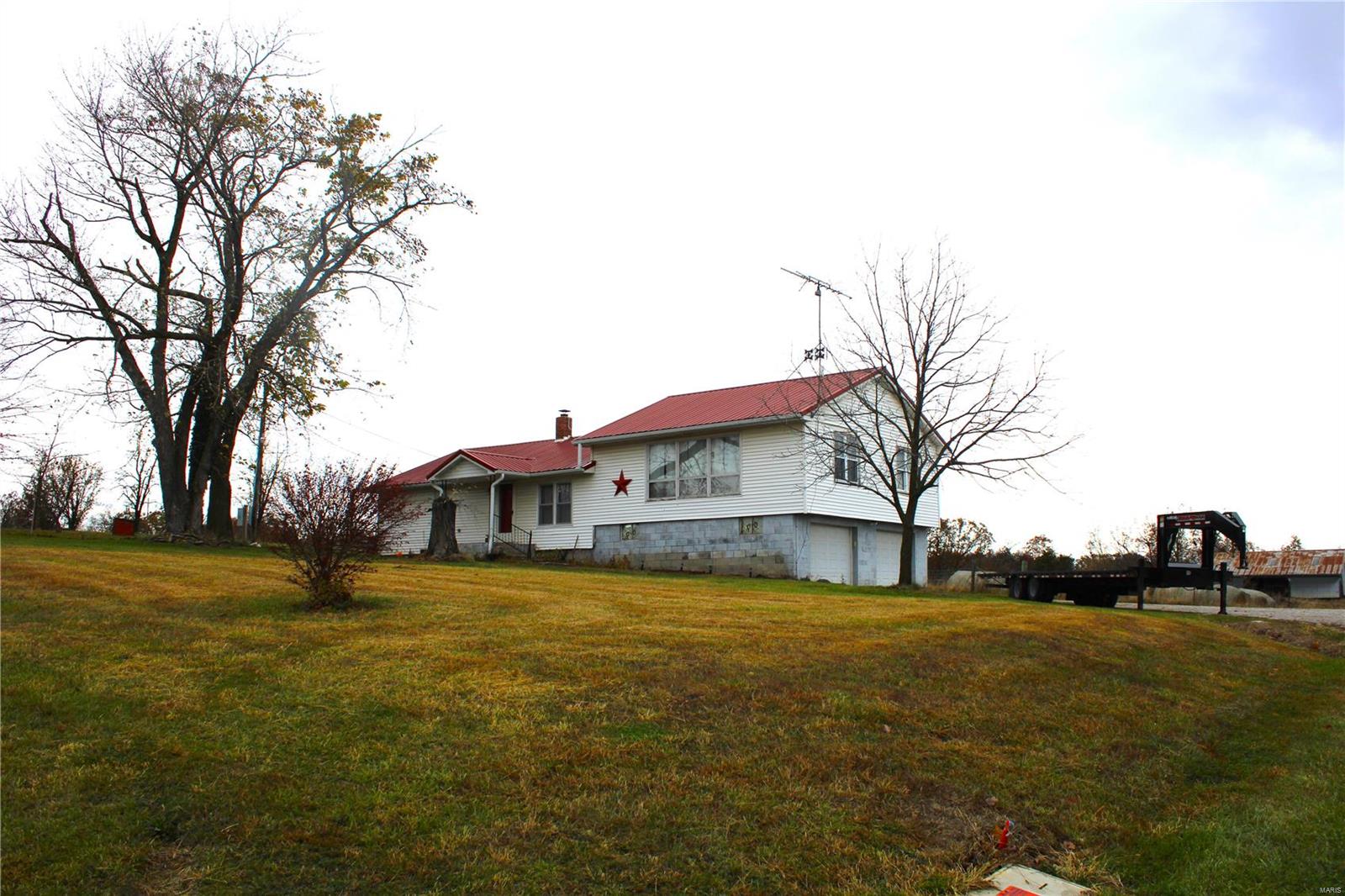 Photo of 11388 Highway 24 Madison MO 65263