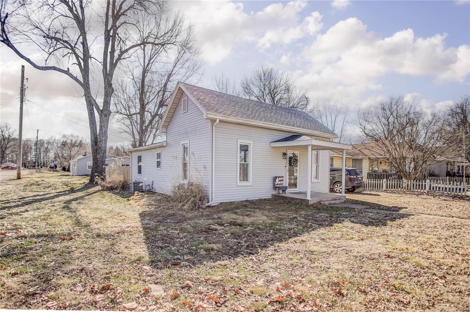 Photo of 701 Main Street Pleasant Hill IL 62366