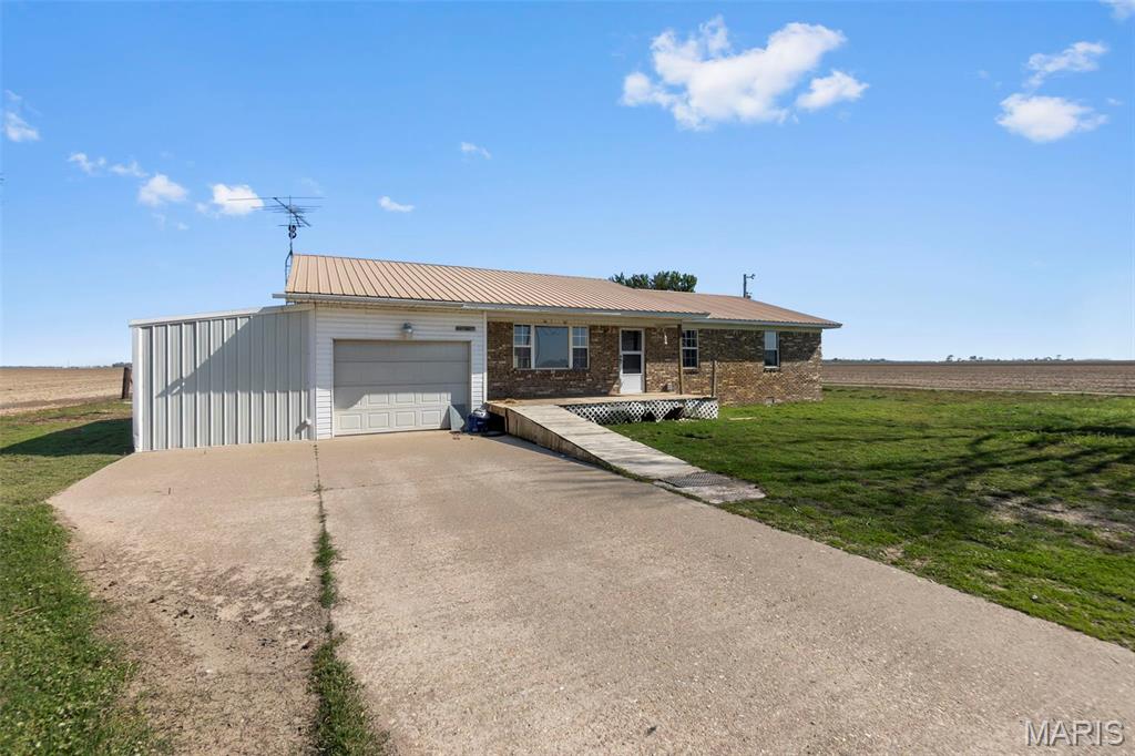 Photo of 2112 County Highway 264 Gideon MO 63848