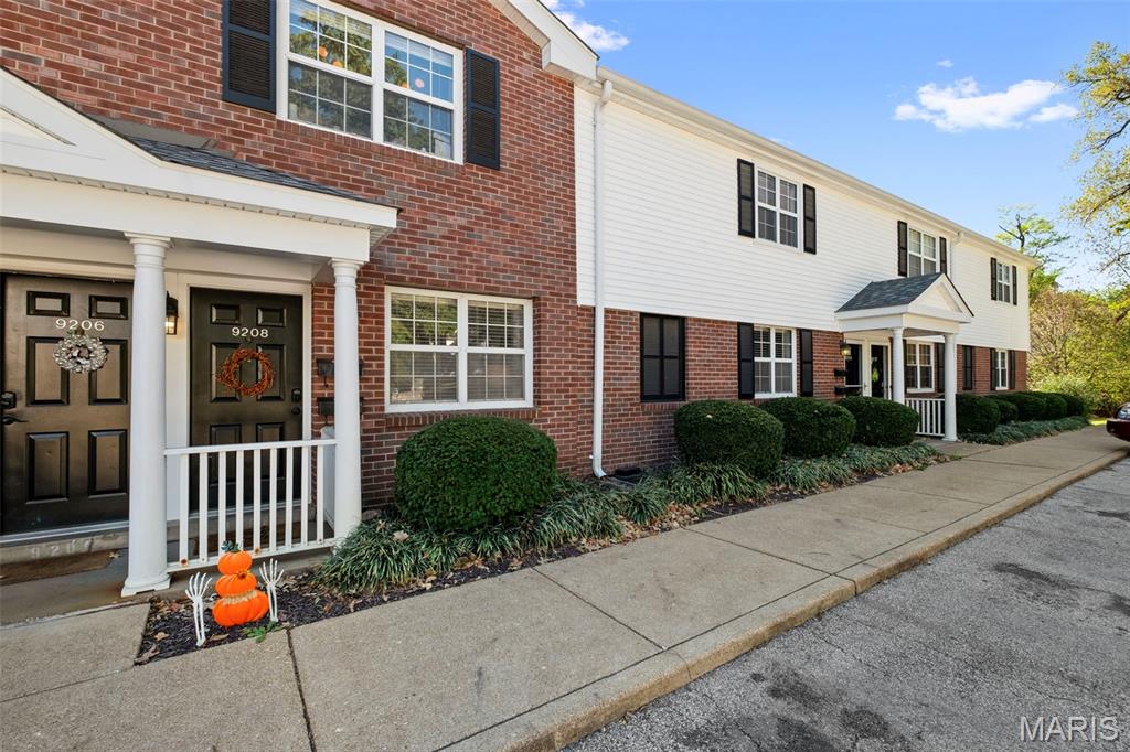 Photo of 9208 Eager Road St Louis MO 63144