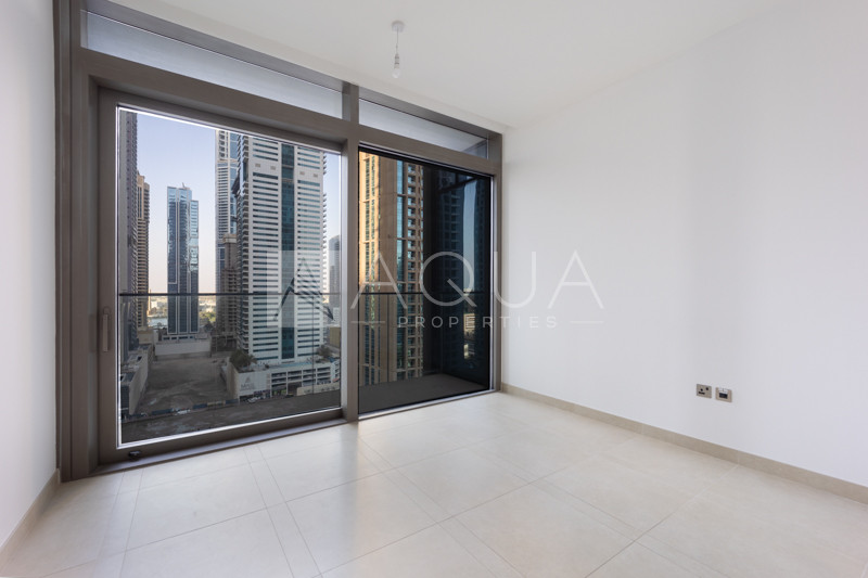 1 Bed  | Mid-Floor | Stylish & Modern