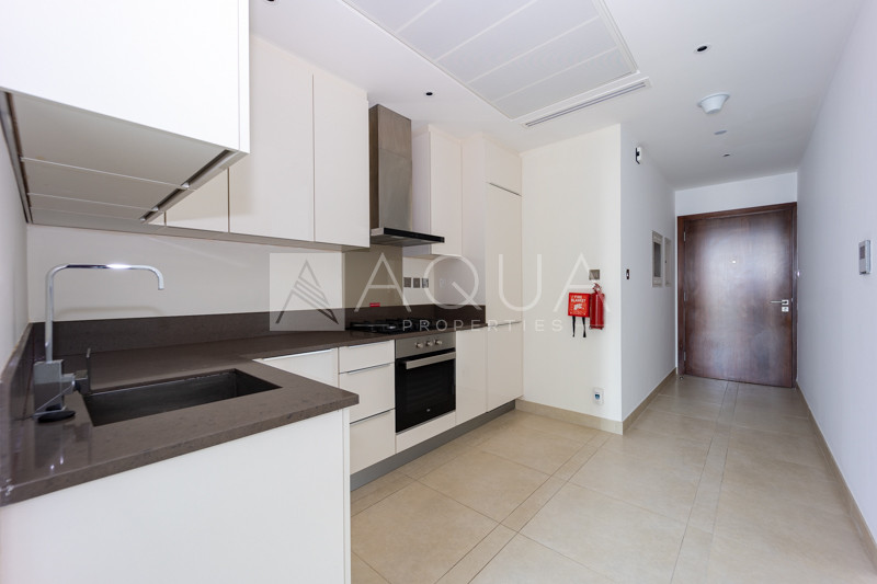 1 Bed  | Mid-Floor | Stylish & Modern