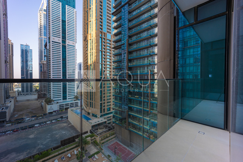 1 Bed  | Mid-Floor | Stylish & Modern