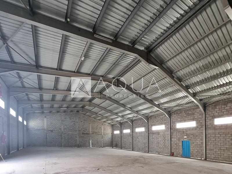 Warehouse in Al Quoz in good location warehouses for rent in Al quoz