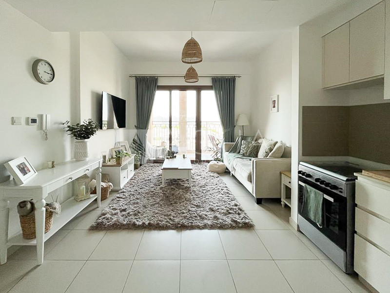 Well Maintained | Bright Unit | Unfurnished