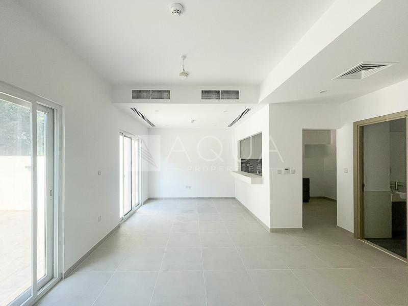  Back to Back | Middle Unit | Vacant    