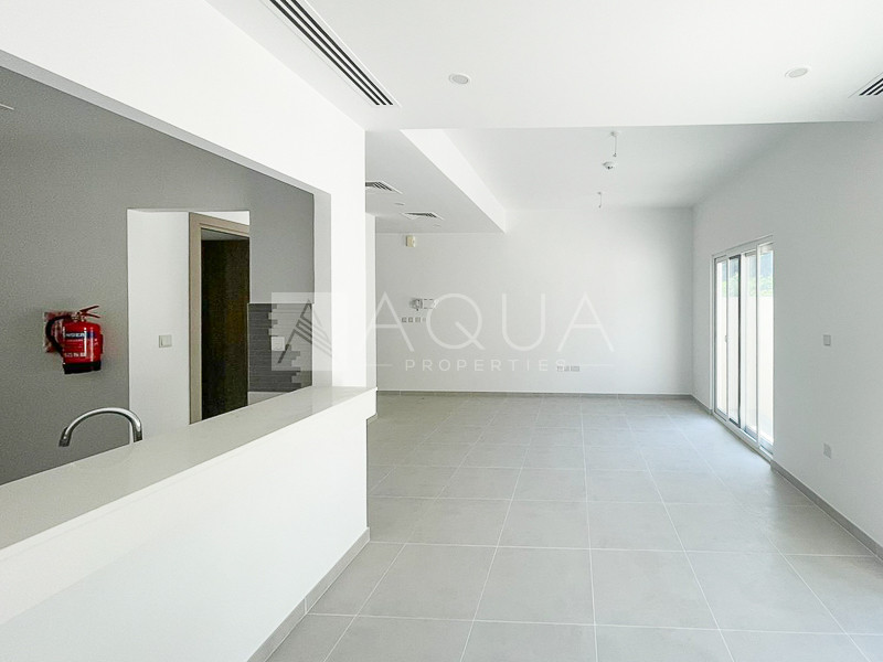  Back to Back | Middle Unit | Vacant    