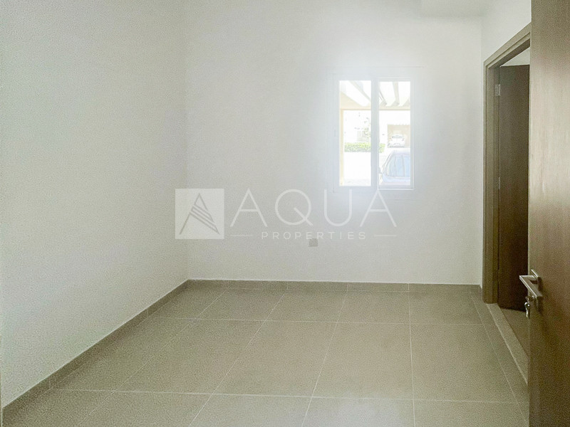  Back to Back | Middle Unit | Vacant    