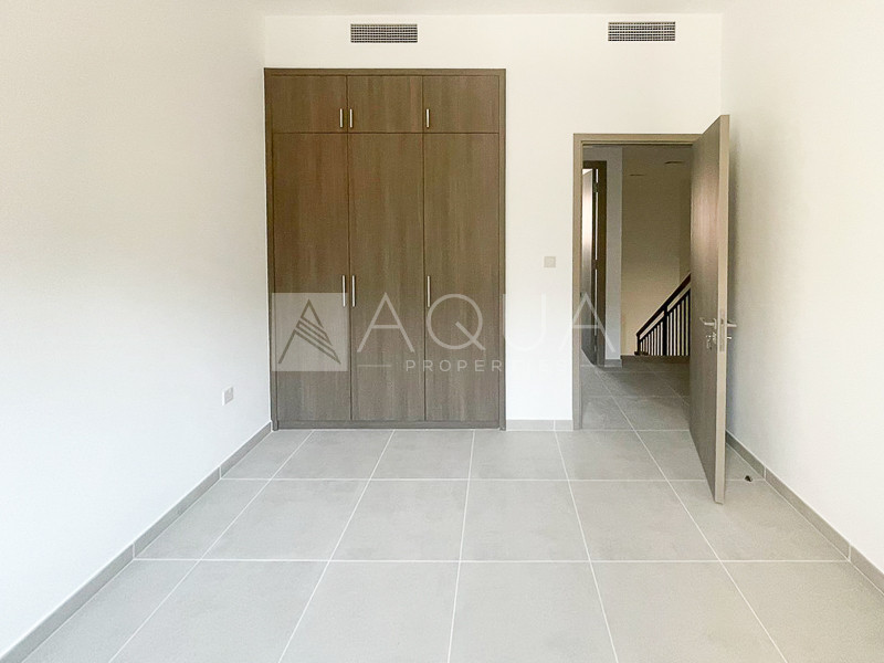  Back to Back | Middle Unit | Vacant    