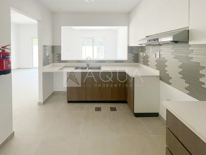  Back to Back | Middle Unit | Vacant    