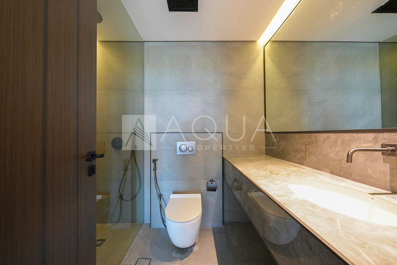 Fully Furnished l Burj Khalifa View l Tenanted