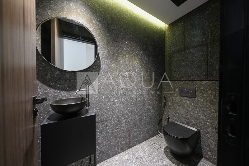 Fully Furnished l Burj Khalifa View l Tenanted