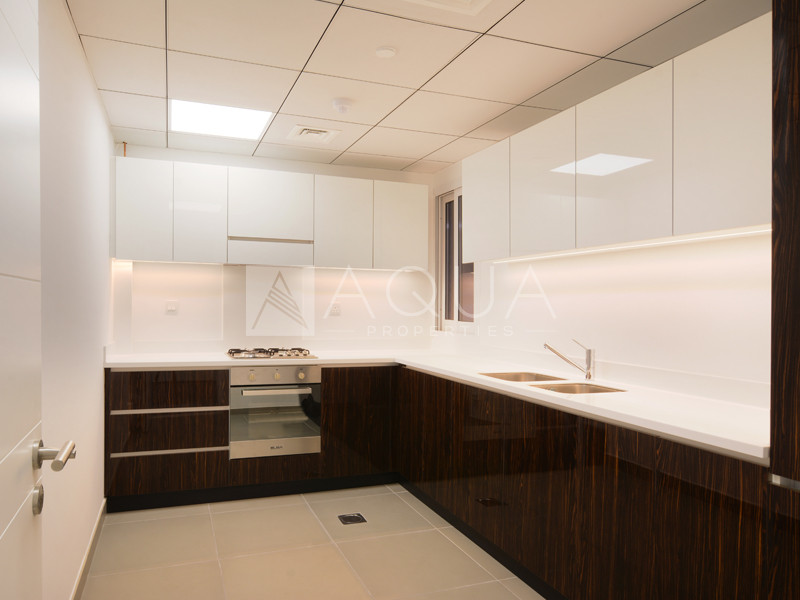 Prime location|4 Payments Well kept| High Floor 