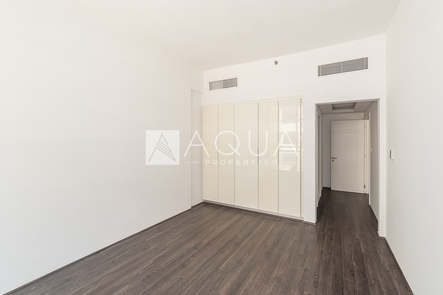 Prime location|4 Payments Well kept| High Floor 