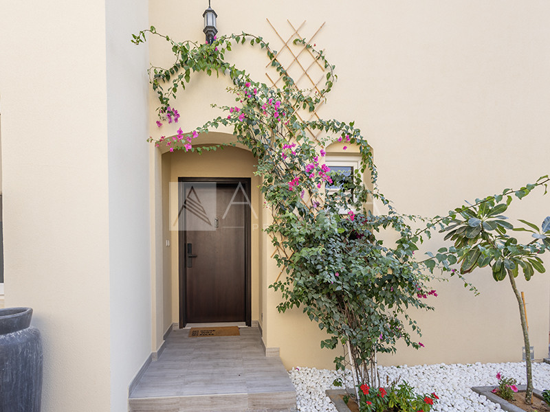 TYPE B | TENANTED | CLOSE TO THE POOL | B2B