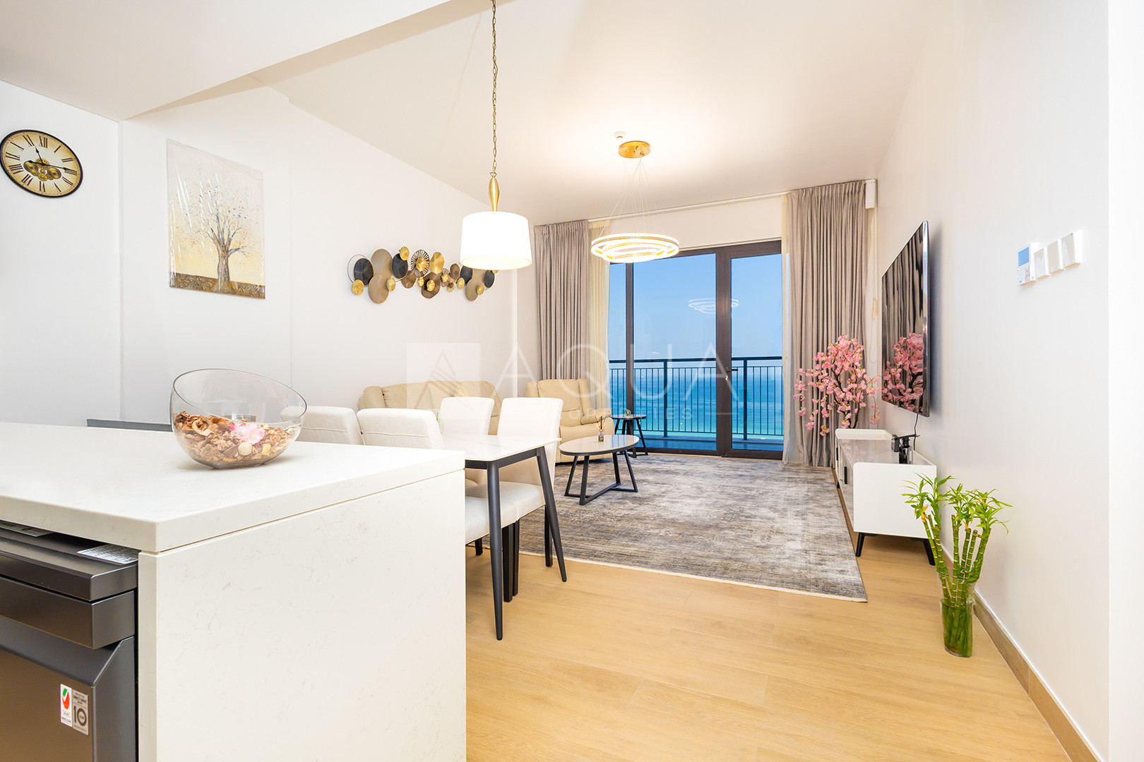 FULL SEA VIEW l 2 BEDS l HIGH FLOOR     