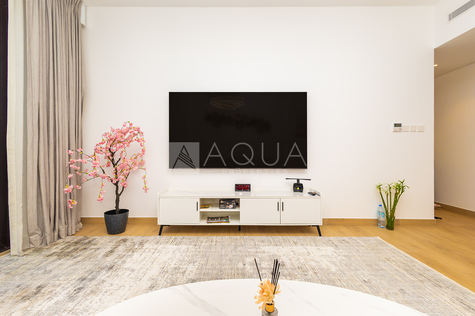 FULL SEA VIEW l 2 BEDS l HIGH FLOOR     