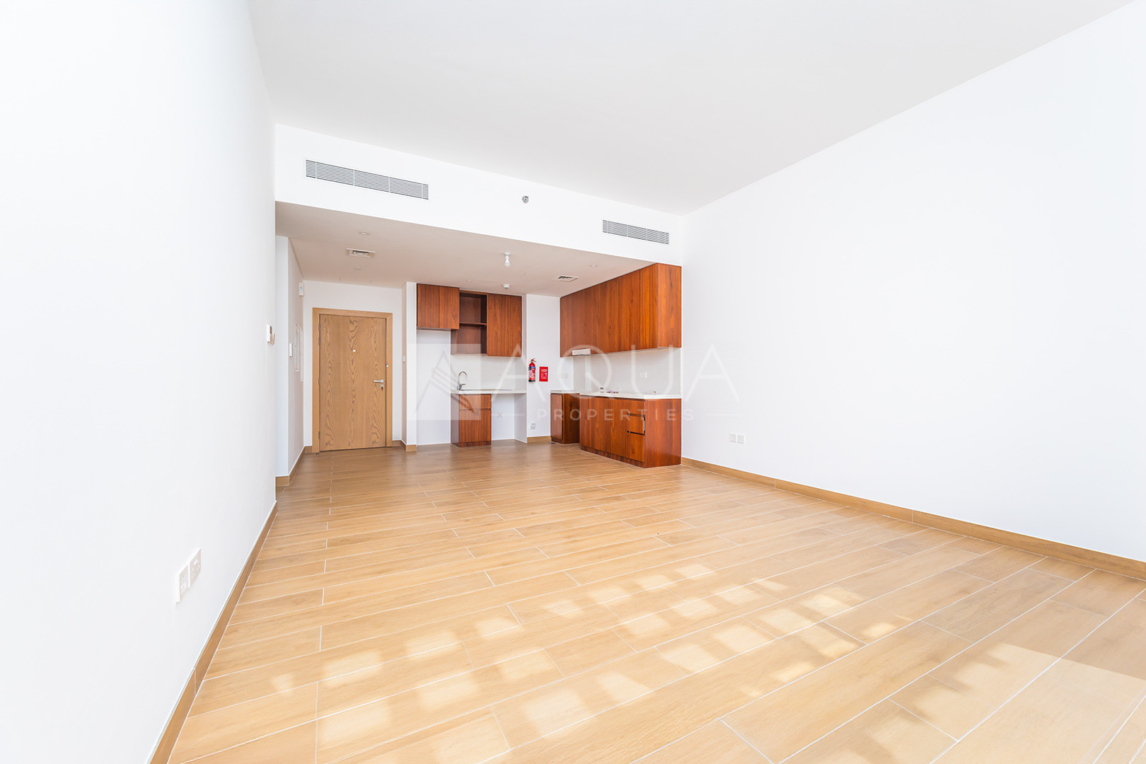 Brand New Unit l Marina | Private Beach 