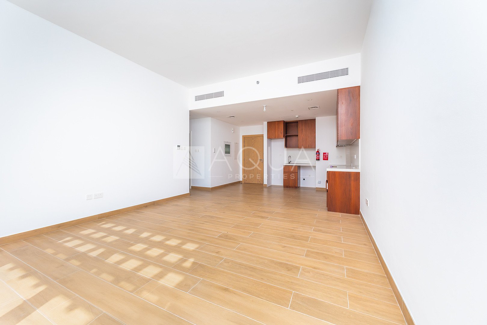 Brand New Unit l Marina | Private Beach 