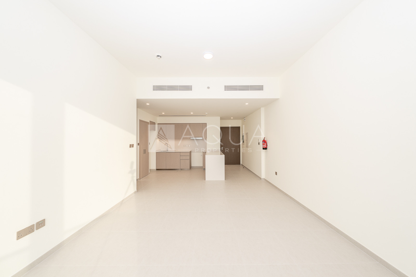 PRIME LOCATION l UNFURNISHED l VACANT   