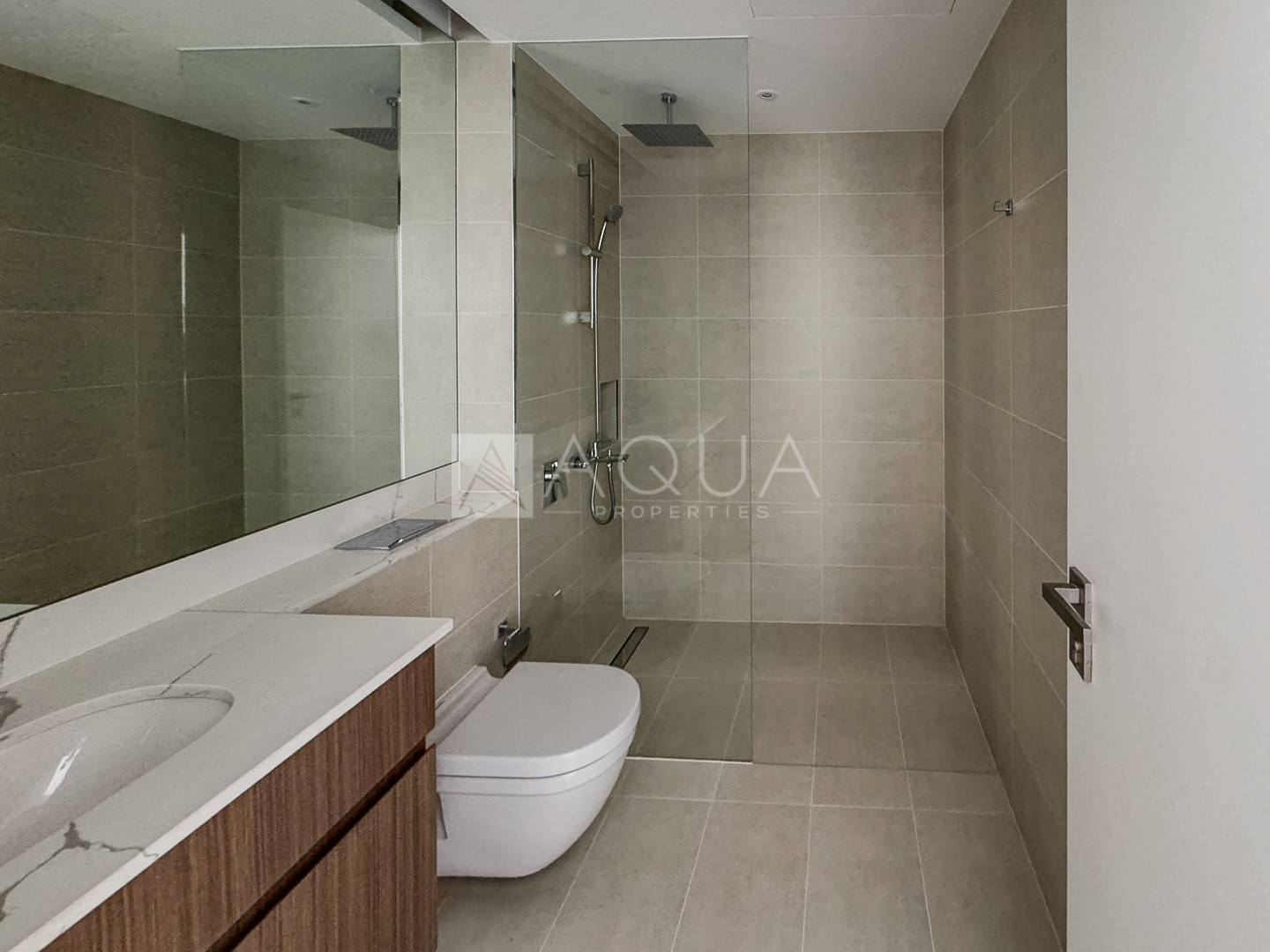 Best Views | Luxury 2 Bedroom Apartment 