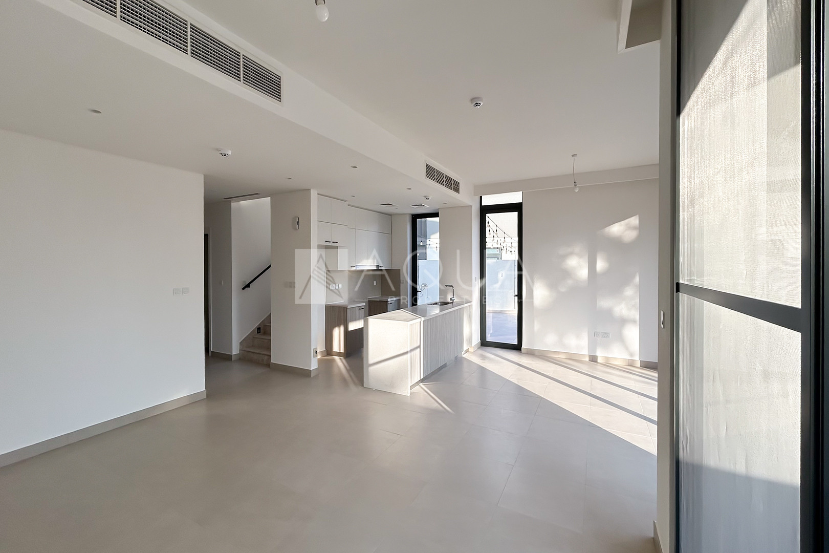 VACANT | LANSCAPED | CORNER UNIT        