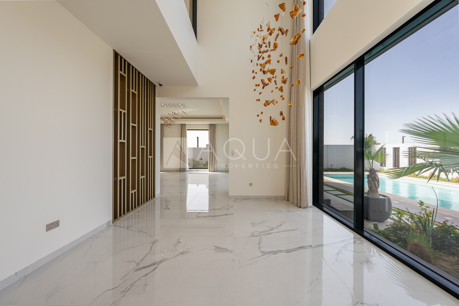 A MASTERPIECE | MINIMALIST AND EXPANSIVE