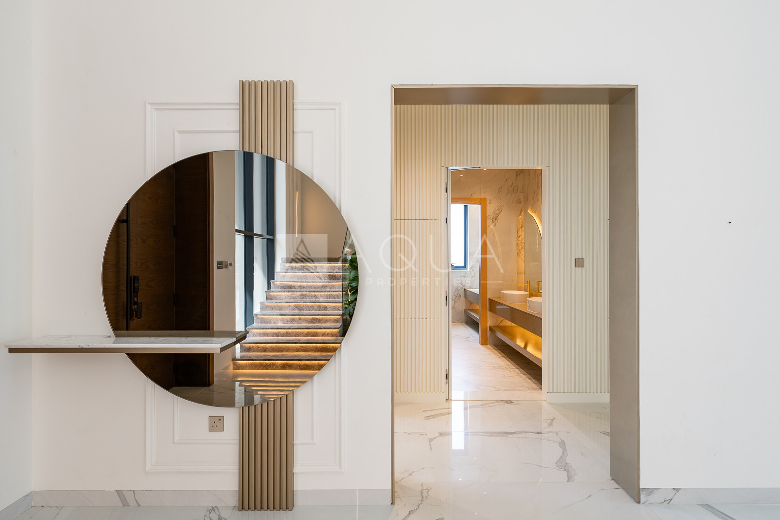 A MASTERPIECE | MINIMALIST AND EXPANSIVE