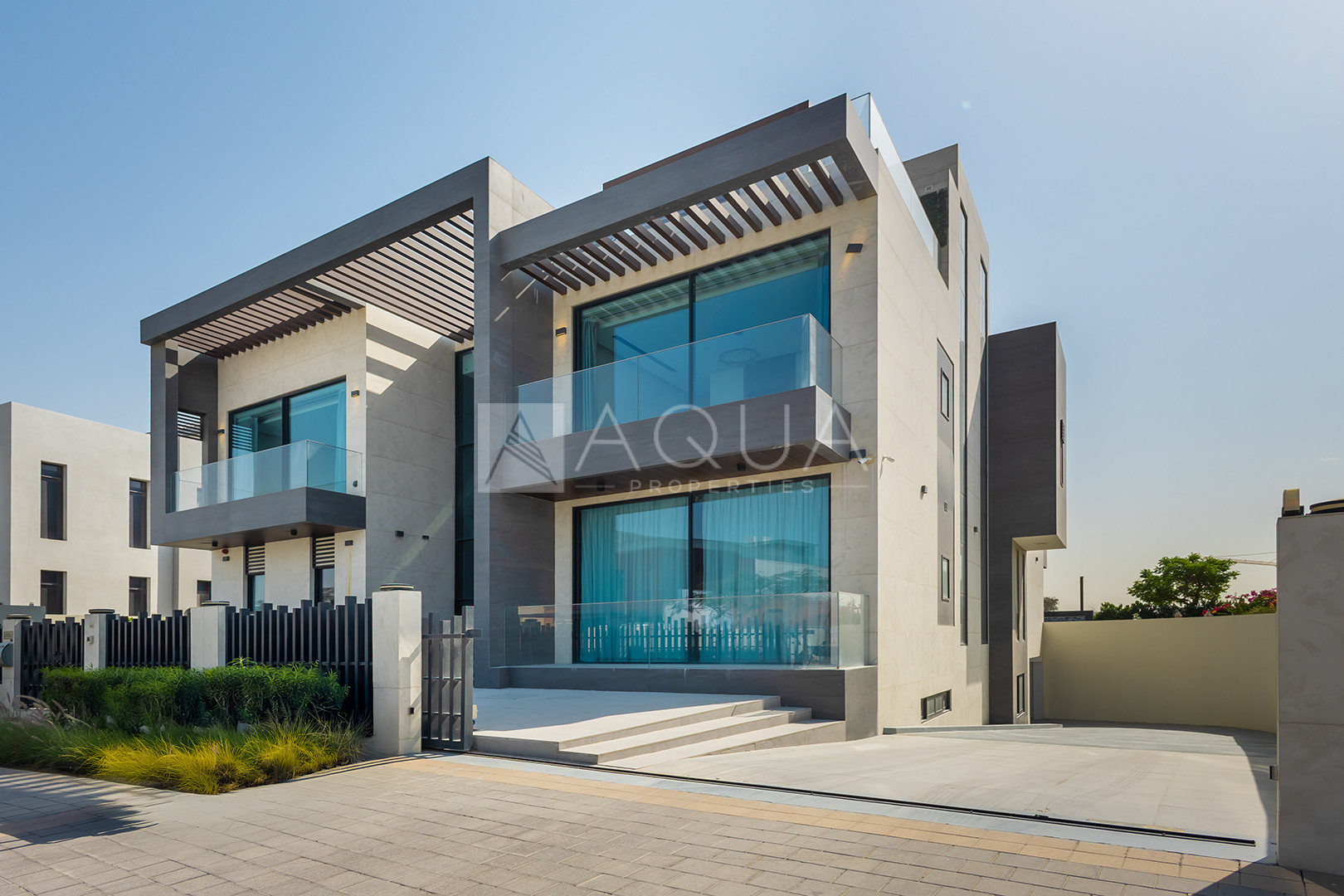 PRIVATE | HIGH END | JE NE SAIS QUOI    