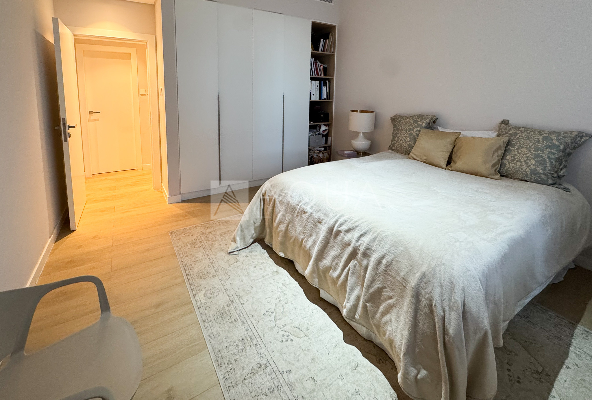 Beautiful 2 Bedroom l Fully Furnished   