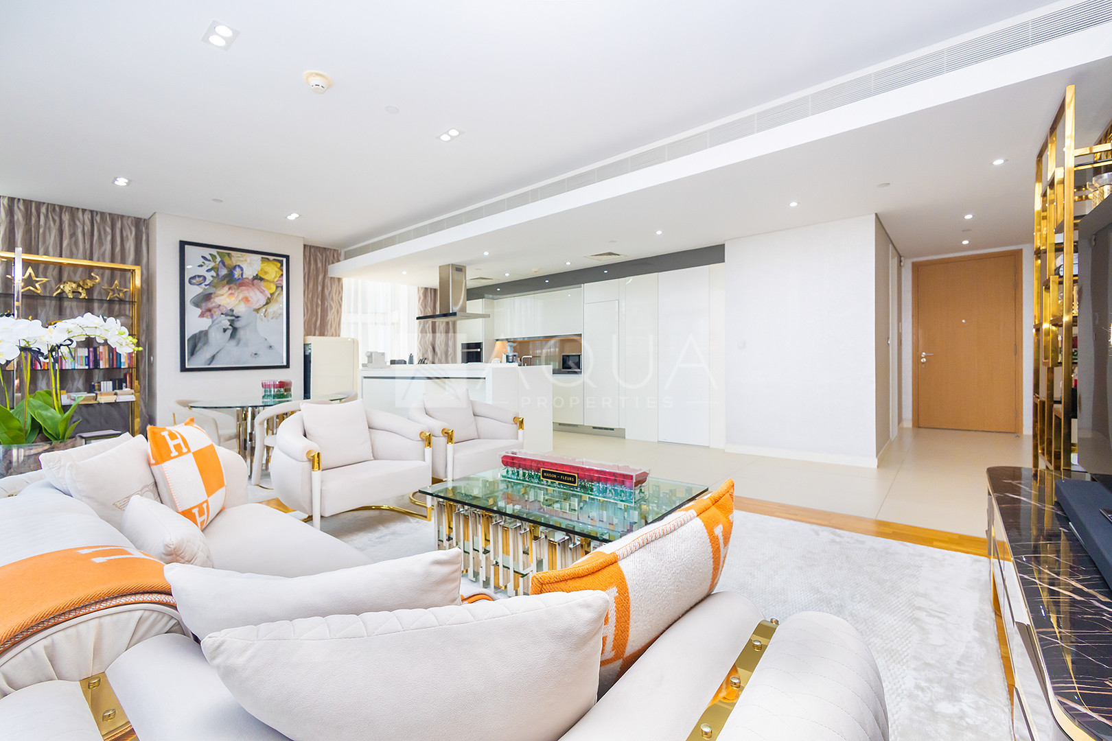 Full Ain view | Vacant | Classic Decor  