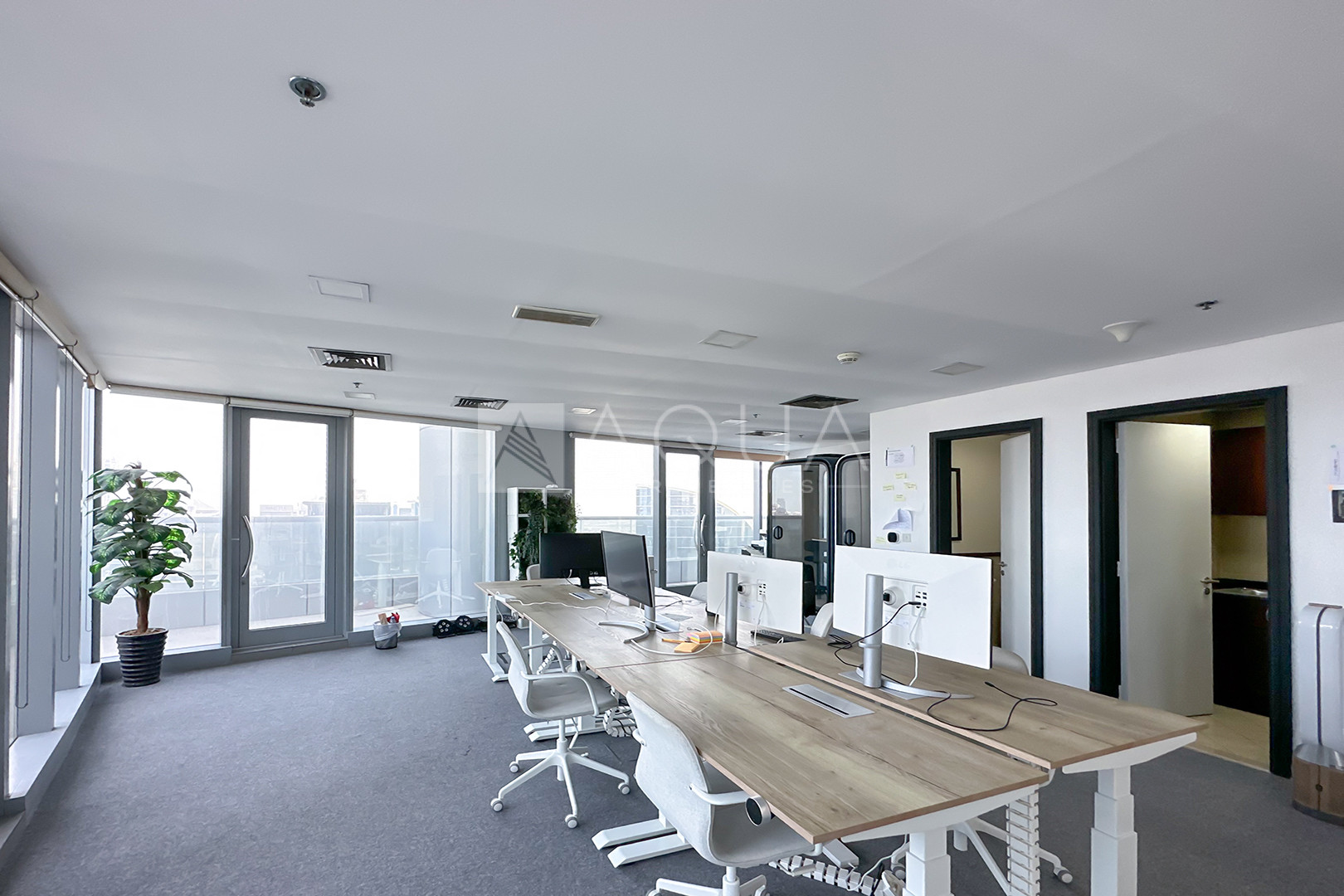 Modern Office | Large Balcony | Great View