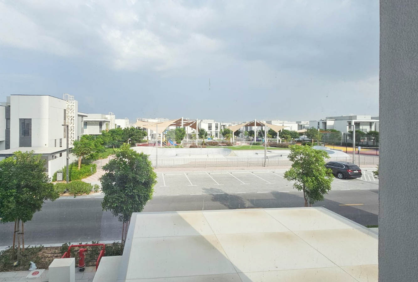 4 Beds Villa l Next To the Park l Vacant