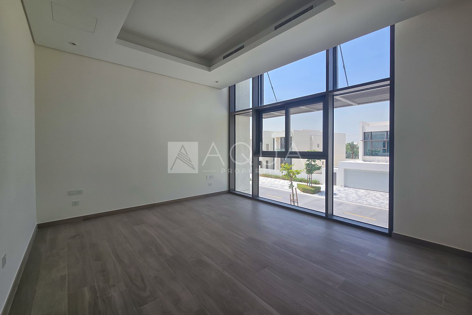  SOPHISTICATED LIVING | CENTRAL LOCATION