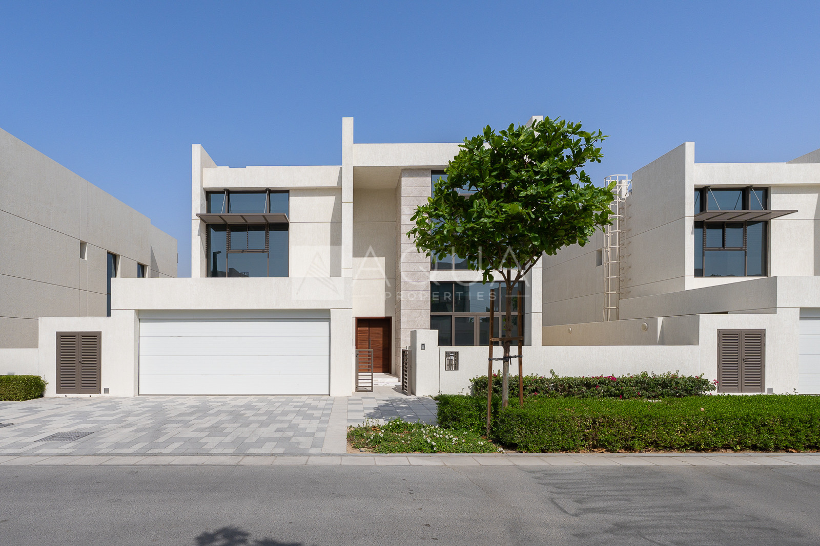 OPULENT LIVING | EXPERIENCE LUXURY | READY