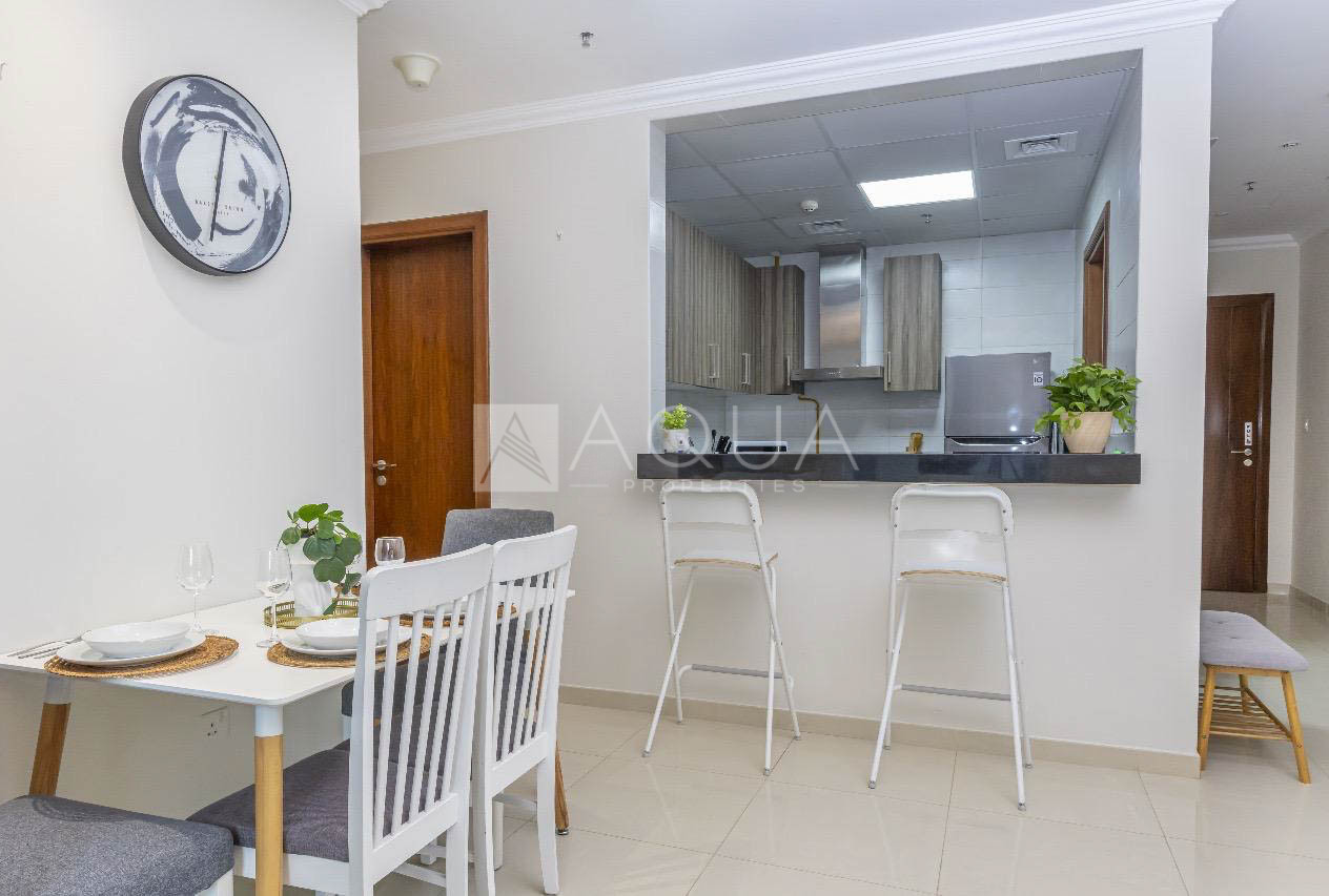 Hot Deal l Luxury Unit l Vacant         