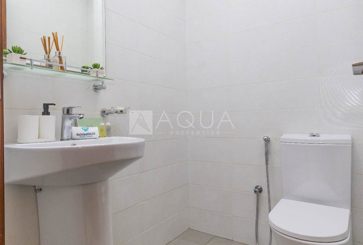 Hot Deal l Luxury Unit l Vacant         