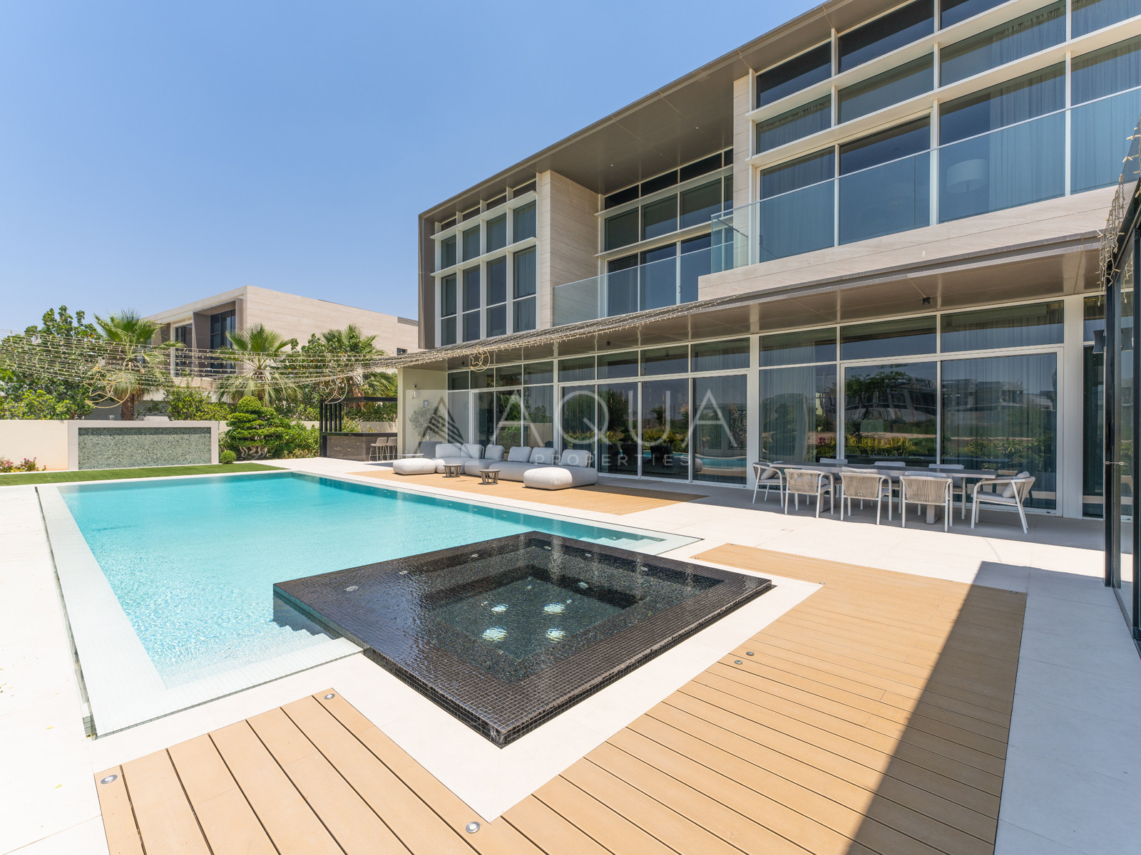 Exclusive Golf Course & Skyline View Villa