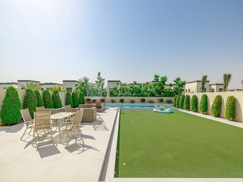 Extended 3 Bed | Resort Style Pool | District 5