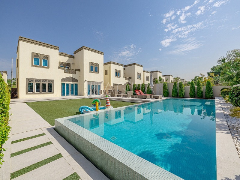 Extended 3 Bed | Resort Style Pool | District 5