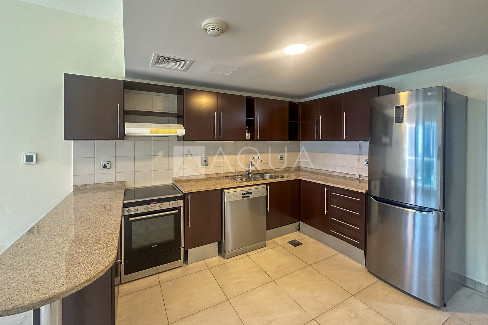 Lake View | Near Metro | Unfurnished