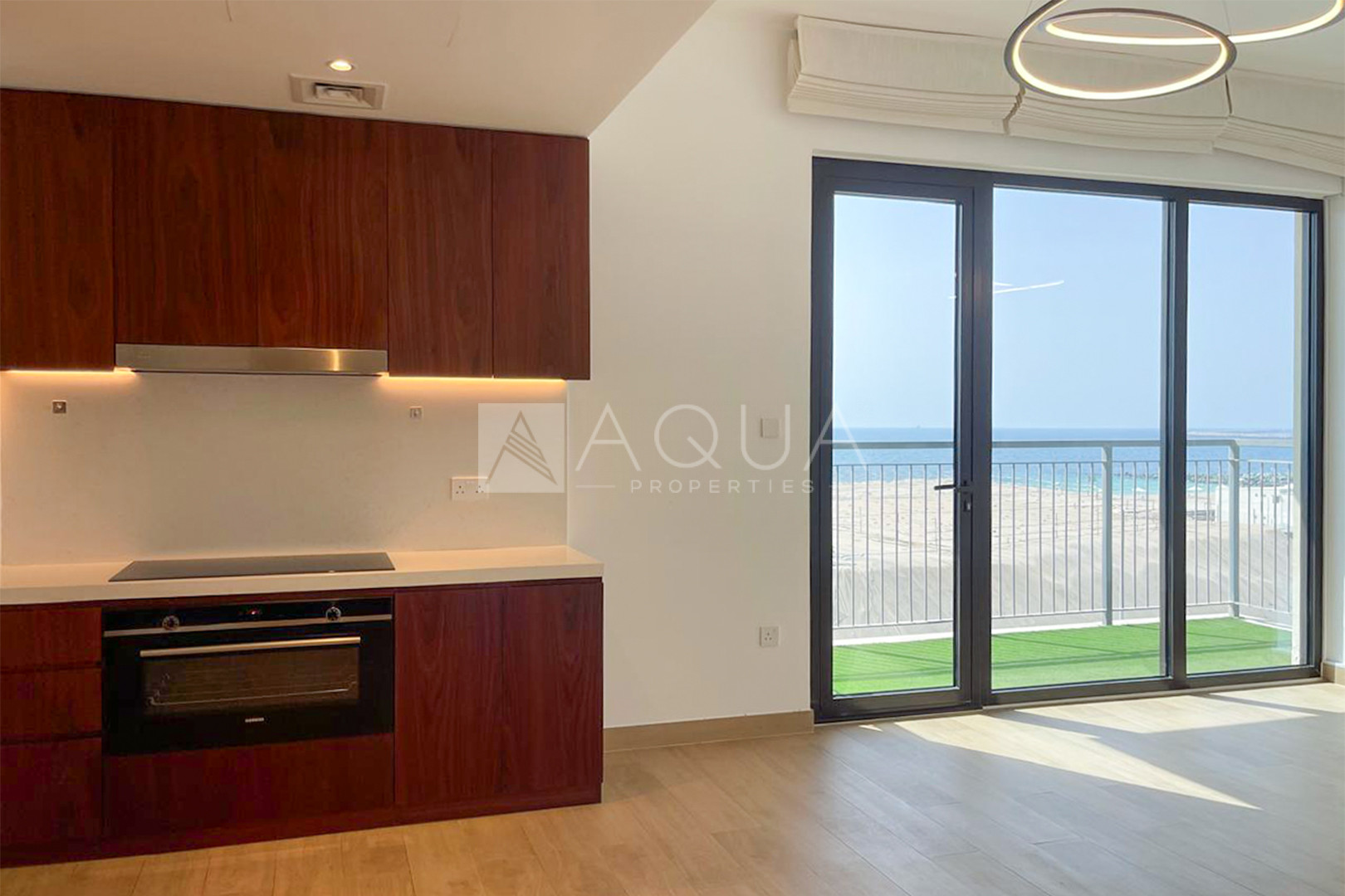 BEACH FRONT | CORNER | LUXURY MODERN LIVING 