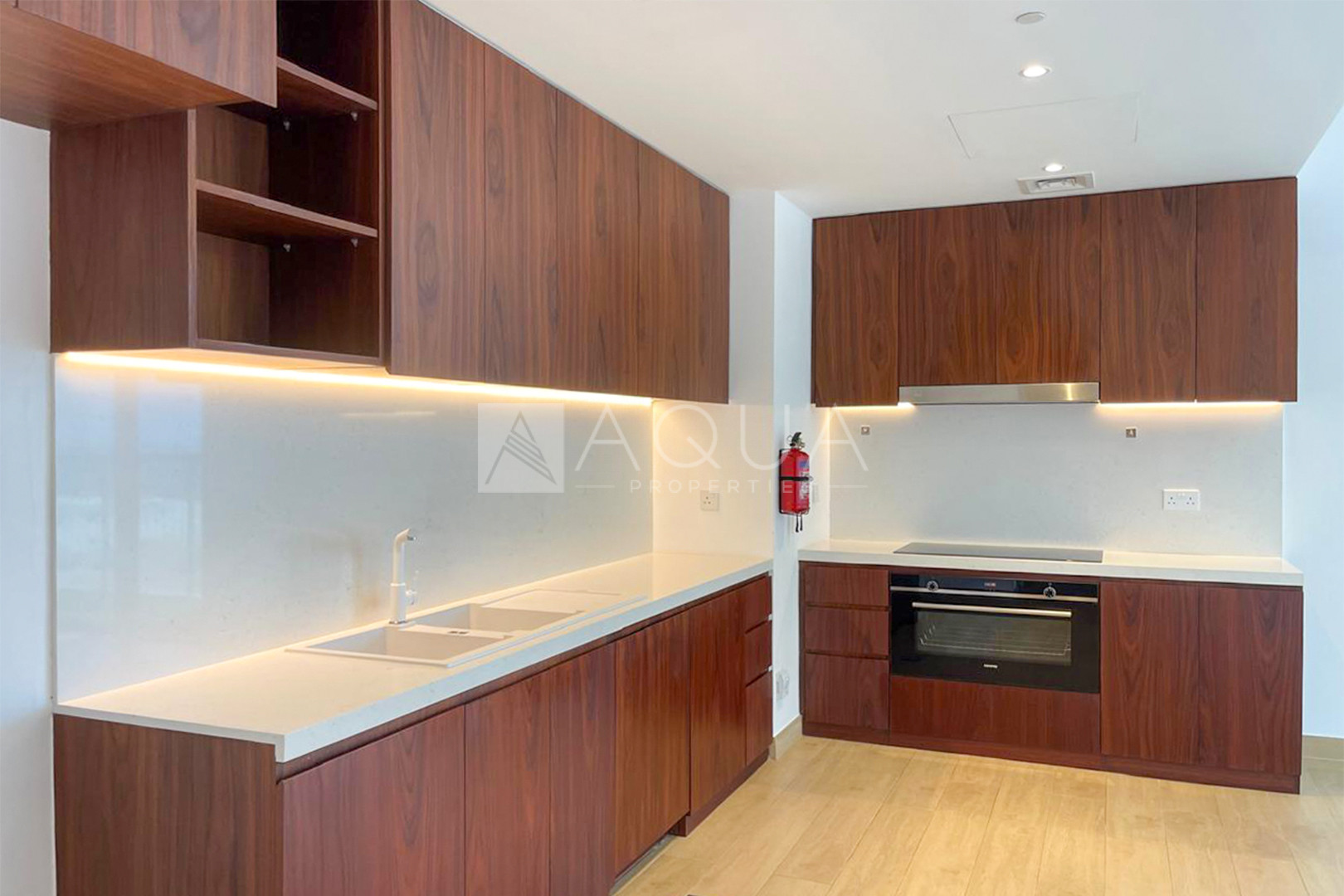 BEACH FRONT | CORNER | LUXURY MODERN LIVING 