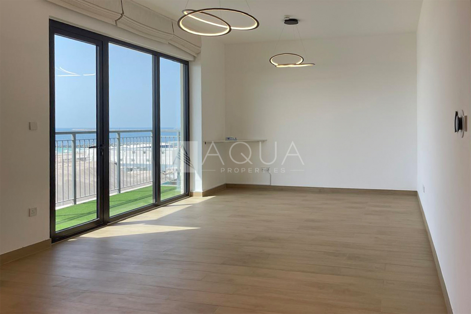 BEACH FRONT | CORNER | LUXURY MODERN LIVING 