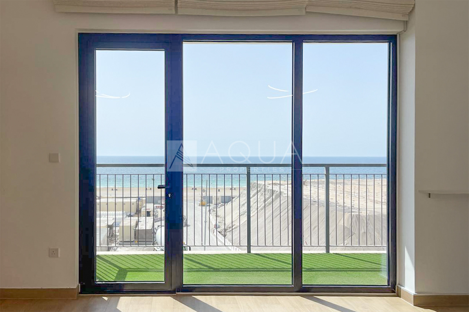 BEACH FRONT | CORNER | LUXURY MODERN LIVING 