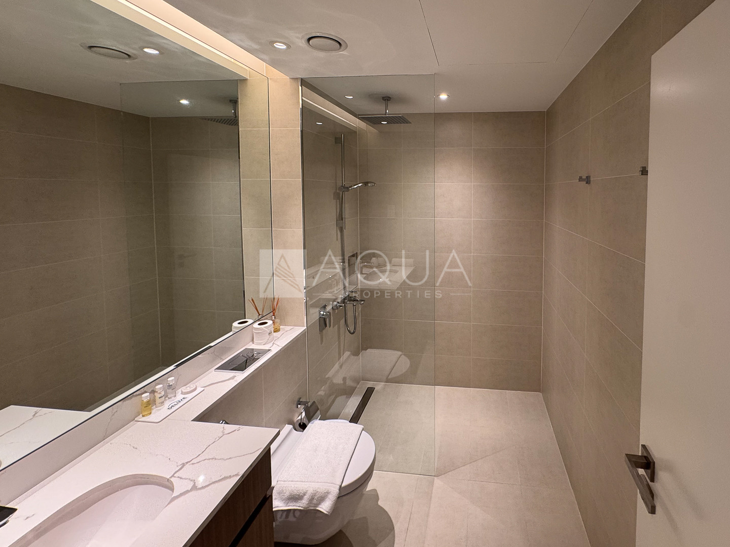 Beautiful Finish | Downtown View | Brand New Unit